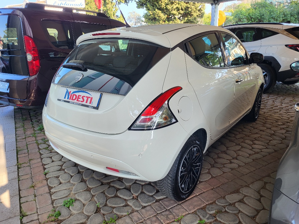 LANCIA Y 1.2 ECOCHIC GOLD BENZINA E GPL STUPENDA – OK NEOPATENTATI!!!
