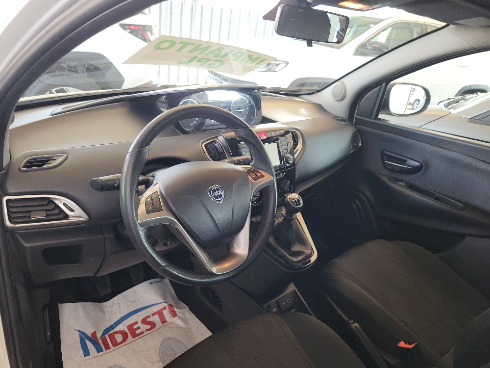 LANCIA Y 1.2 ECOCHIC GOLD BENZINA E GPL STUPENDA – OK NEOPATENTATI!!!