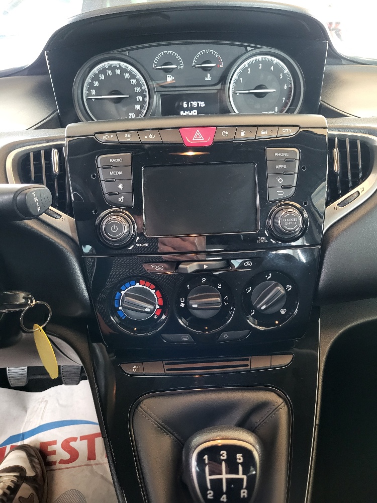 LANCIA Y 1.2 ECOCHIC GOLD BENZINA E GPL STUPENDA – OK NEOPATENTATI!!!