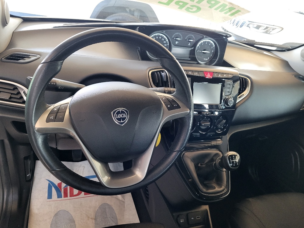 LANCIA Y 1.2 ECOCHIC GOLD BENZINA E GPL STUPENDA – OK NEOPATENTATI!!!