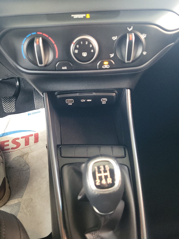 HYUNDAI i20 1.2 BENZINA 84cv CONNECTLINE – PREZZO PROMO