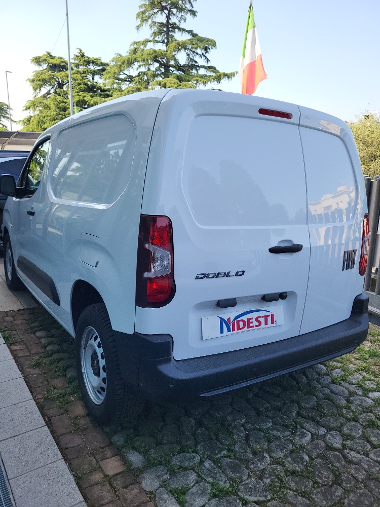 FIAT DOBLO’ CARGO 2 POSTI 1.5 BlueHdi 100cv – KM0 2026 – PACK WORKSITE