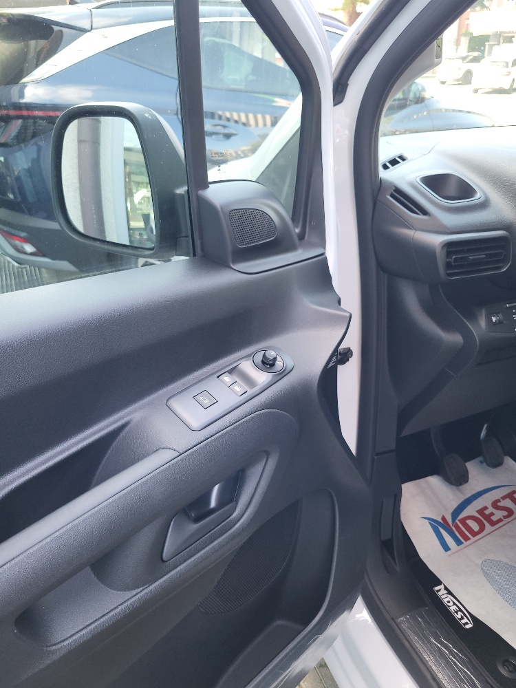 FIAT DOBLO’ CARGO 2 POSTI 1.5 BlueHdi 100cv – KM0 2026 – PACK WORKSITE