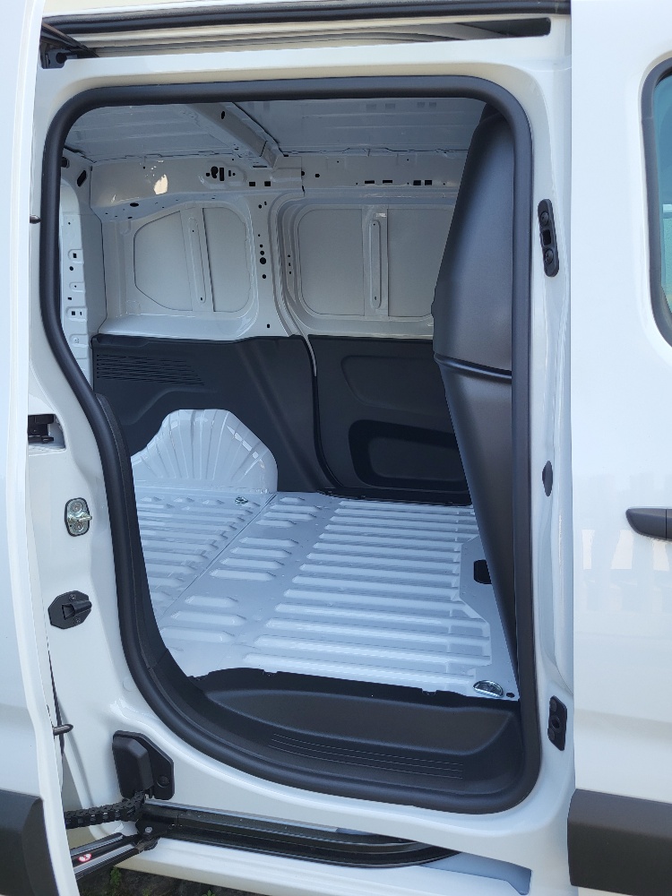 FIAT DOBLO’ CARGO 2 POSTI 1.5 BlueHdi 100cv – KM0 2026 – PACK WORKSITE