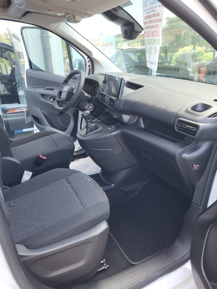 FIAT DOBLO’ CARGO 2 POSTI 1.5 BlueHdi 100cv – KM0 2026 – PACK WORKSITE