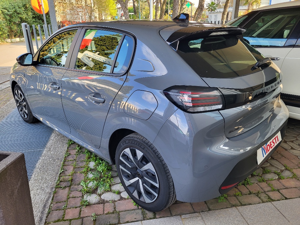 PEUGEOT 208 1.2 BENZINA 100cv ACTIVE PACK – OK NEOPATENTATI
