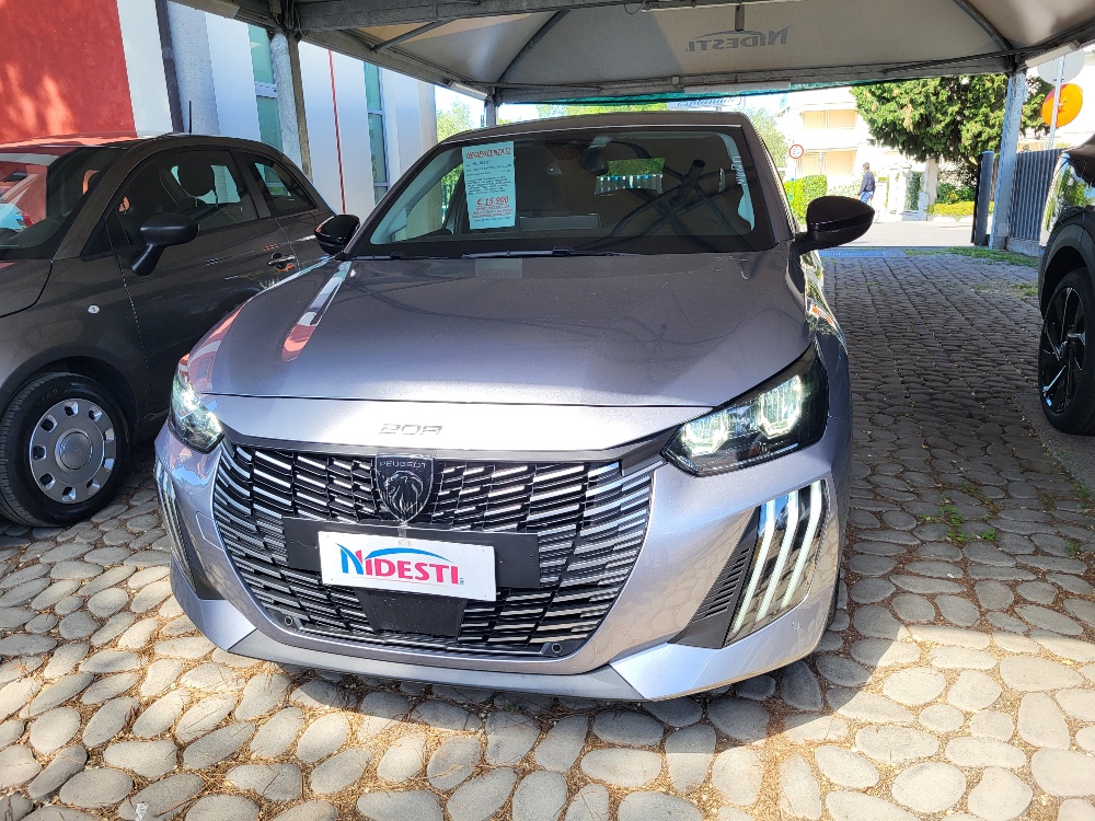 PEUGEOT 208 1.2 BENZINA 100cv ALLURE – OK NEOPATENTATI