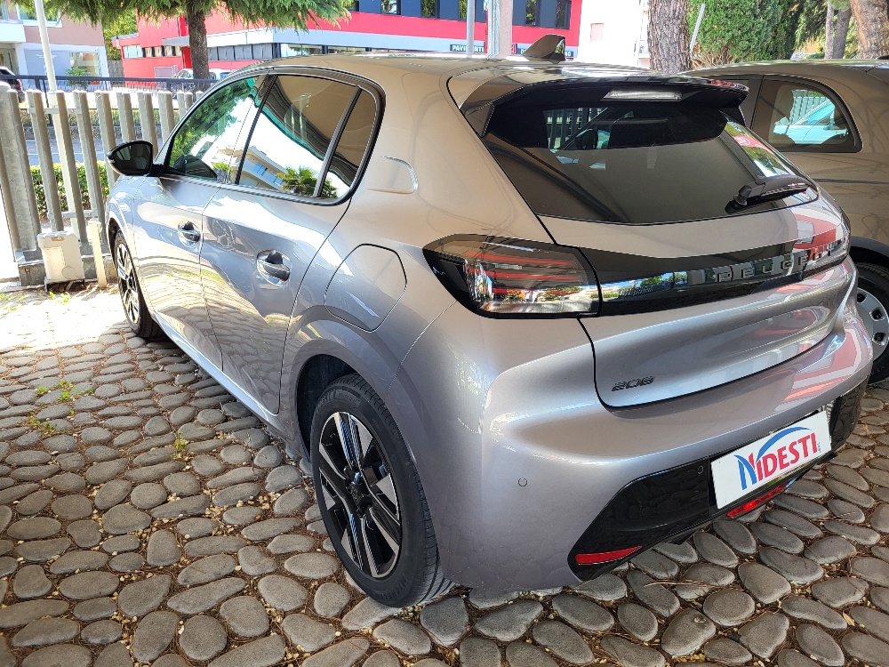 PEUGEOT 208 1.2 BENZINA 100cv ALLURE – OK NEOPATENTATI