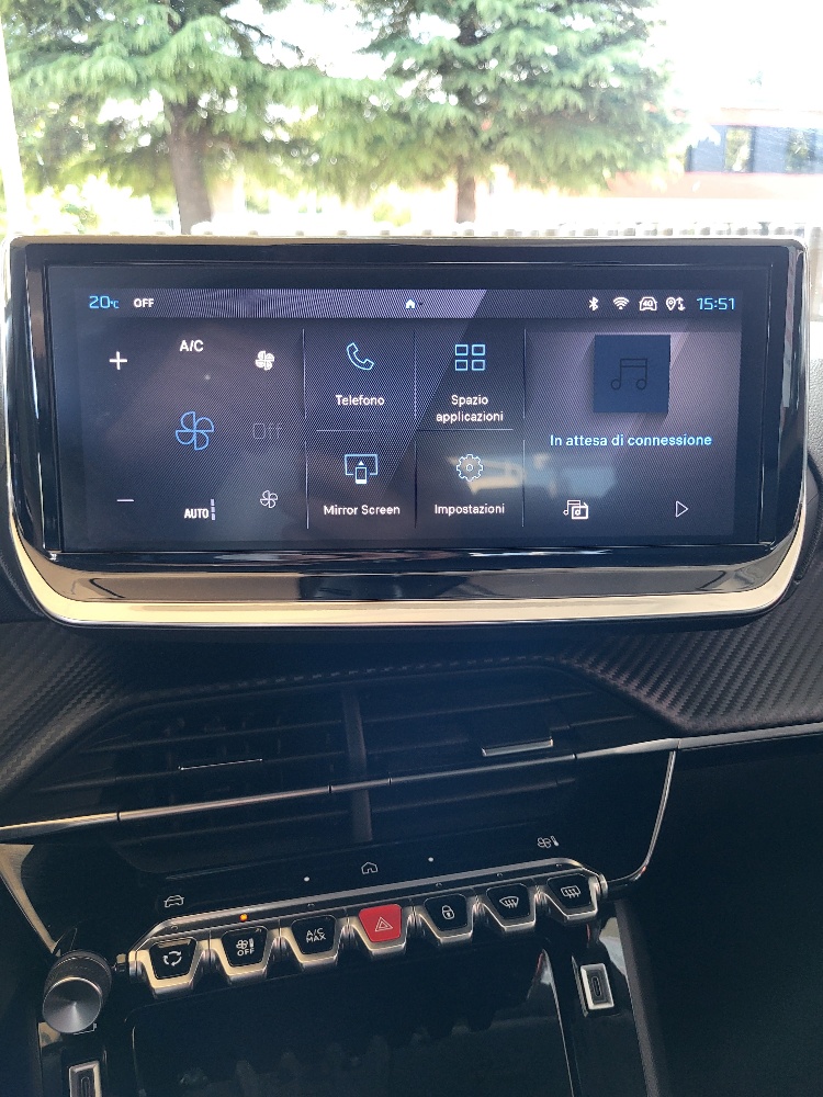 PEUGEOT 208 1.2 BENZINA 100cv ALLURE – OK NEOPATENTATI