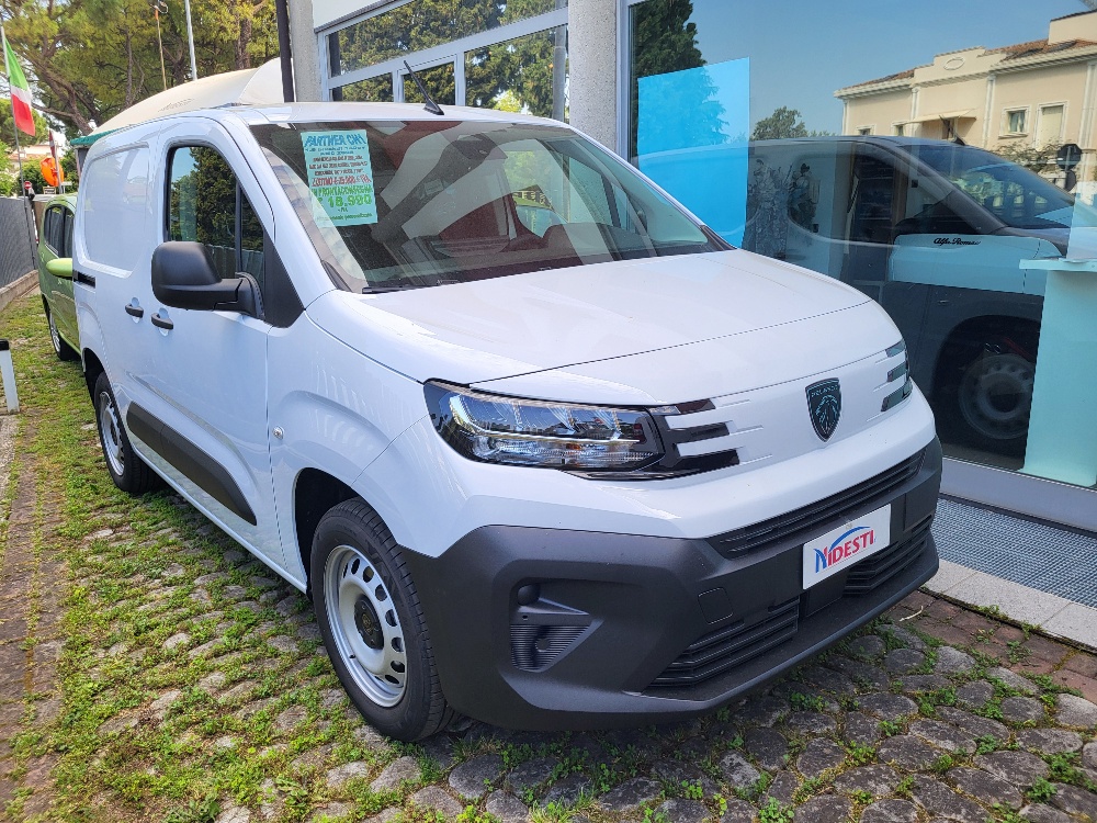 PEUGEOT PARTNER FIAT DOBLO’ CARGO 3 POSTI 1.5 BlueHdi 130cv – KM0 2026 – MAGIC CARGO
