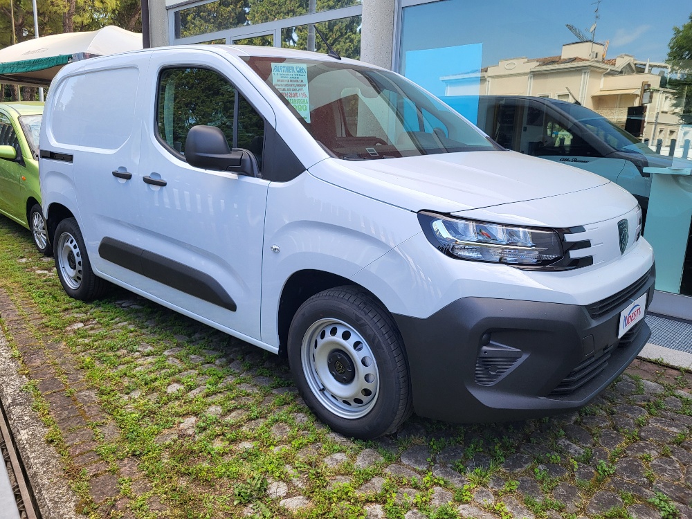 PEUGEOT PARTNER FIAT DOBLO’ CARGO 3 POSTI 1.5 BlueHdi 130cv – KM0 2026 – MAGIC CARGO