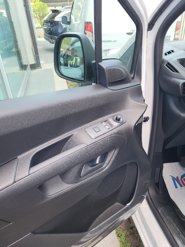 PEUGEOT PARTNER FIAT DOBLO’ CARGO 3 POSTI 1.5 BlueHdi 130cv – KM0 2026 – MAGIC CARGO