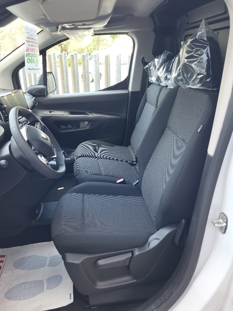 PEUGEOT PARTNER FIAT DOBLO’ CARGO 3 POSTI 1.5 BlueHdi 130cv – KM0 2026 – MAGIC CARGO