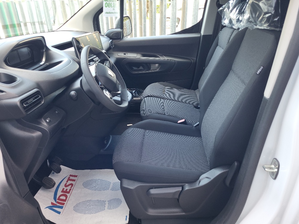 PEUGEOT PARTNER FIAT DOBLO’ CARGO 3 POSTI 1.5 BlueHdi 130cv – KM0 2026 – MAGIC CARGO