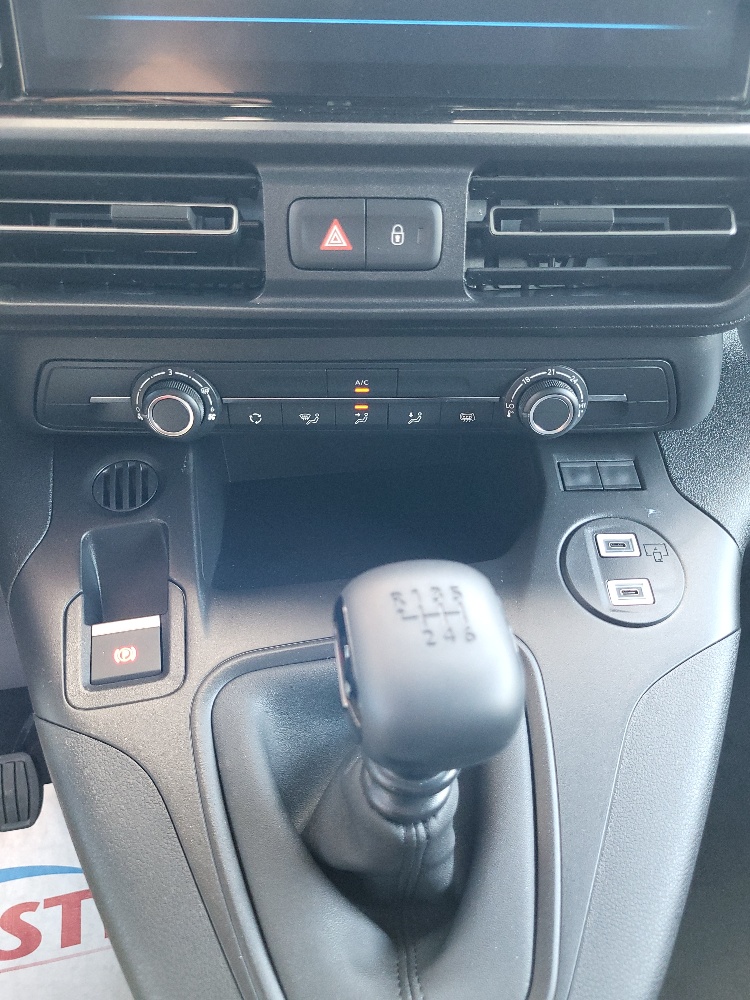 PEUGEOT PARTNER FIAT DOBLO’ CARGO 3 POSTI 1.5 BlueHdi 130cv – KM0 2026 – MAGIC CARGO