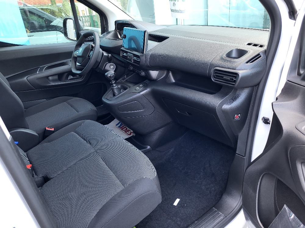 PEUGEOT PARTNER FIAT DOBLO’ CARGO 3 POSTI 1.5 BlueHdi 130cv – KM0 2026 – MAGIC CARGO