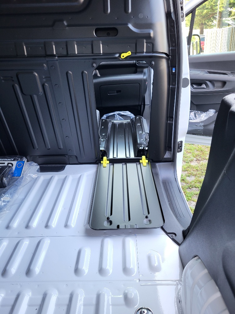 PEUGEOT PARTNER FIAT DOBLO’ CARGO 3 POSTI 1.5 BlueHdi 130cv – KM0 2026 – MAGIC CARGO