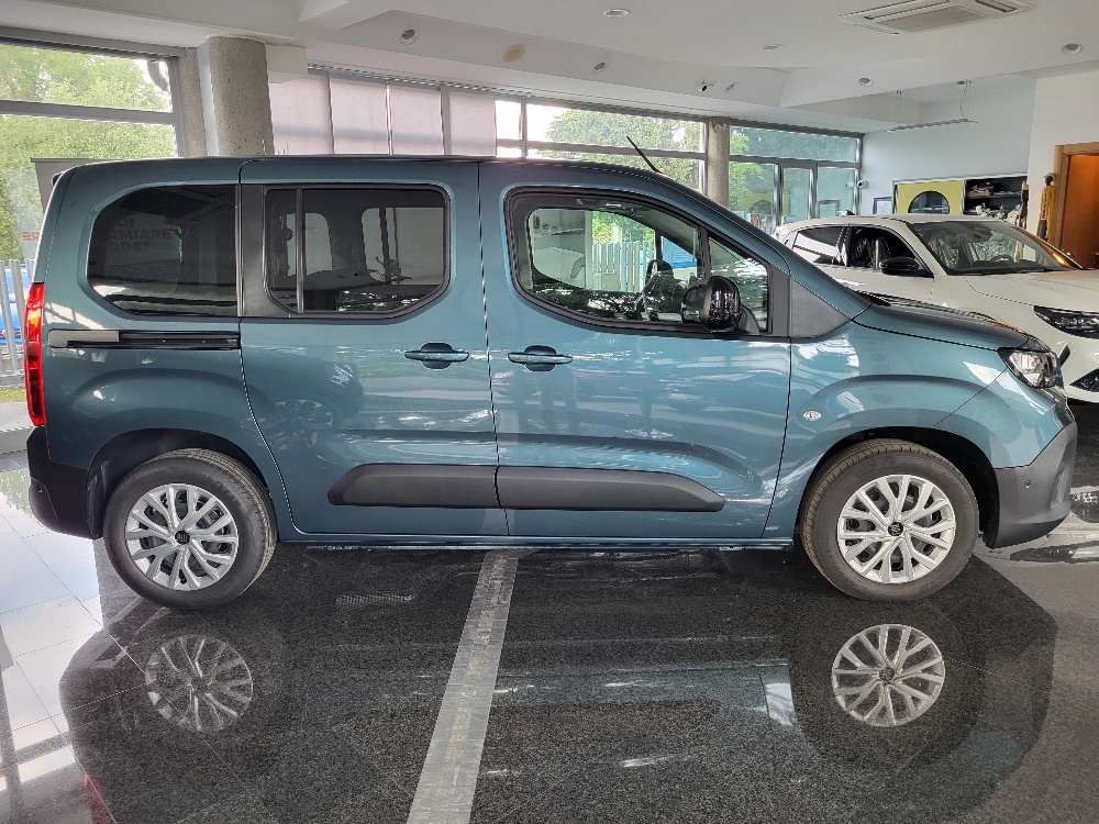 FIAT DOBLO’ VETTURA 5 POSTI 1.5 BlueHdi 100cv CON PACK TECH – KM0 2026