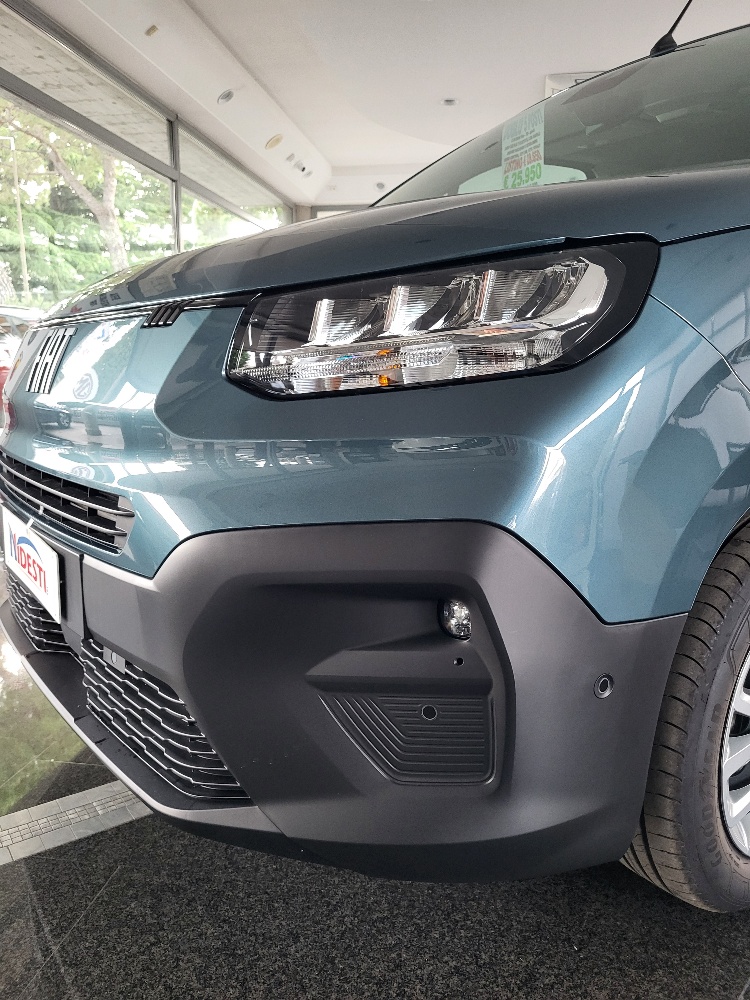 FIAT DOBLO’ VETTURA 5 POSTI 1.5 BlueHdi 100cv CON PACK TECH – KM0 2026