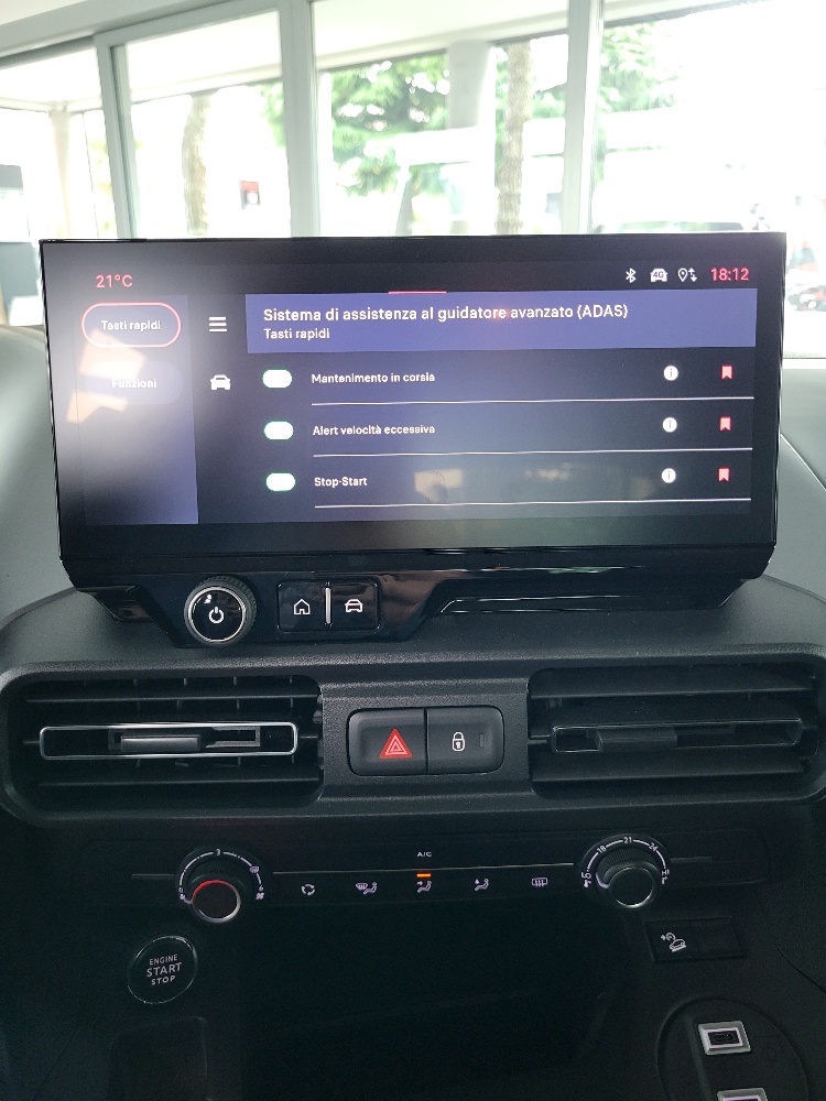 FIAT DOBLO’ VETTURA 5 POSTI 1.5 BlueHdi 100cv CON PACK TECH – KM0 2026