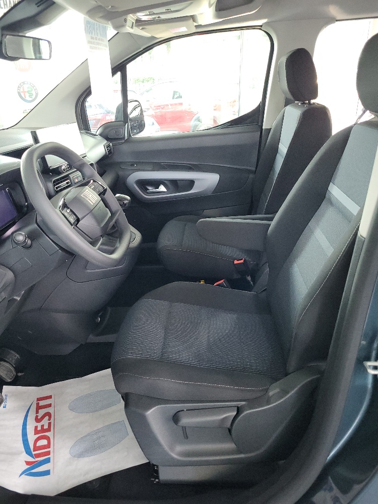 FIAT DOBLO’ VETTURA 5 POSTI 1.5 BlueHdi 100cv CON PACK TECH – KM0 2026