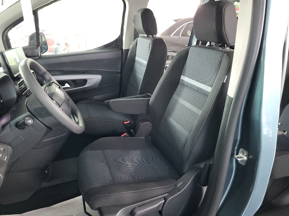 FIAT DOBLO’ VETTURA 5 POSTI 1.5 BlueHdi 100cv CON PACK TECH – KM0 2026