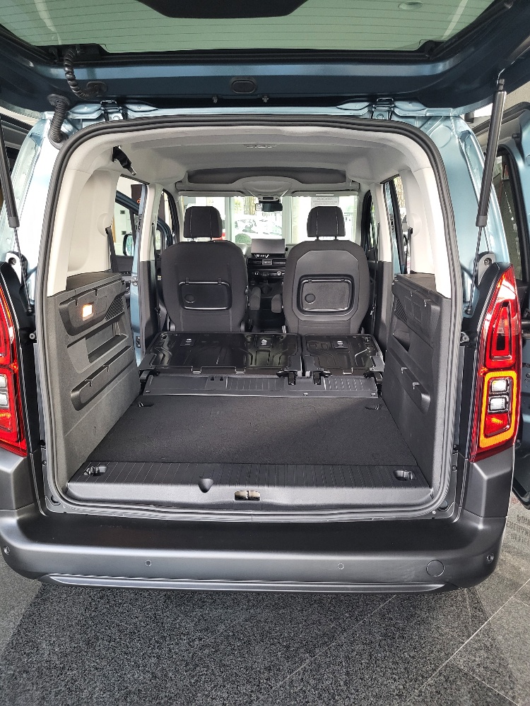 FIAT DOBLO’ VETTURA 5 POSTI 1.5 BlueHdi 100cv CON PACK TECH – KM0 2026