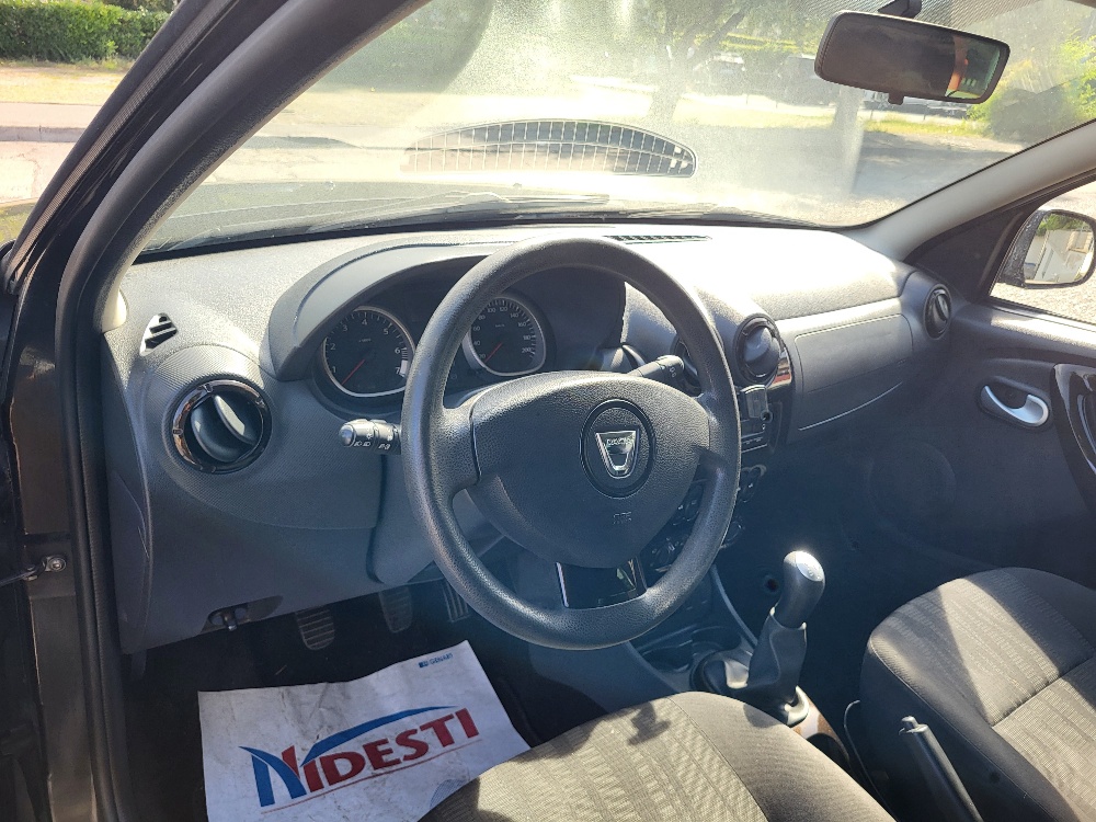 DACIA DUSTER 1.6 BENZINA 110cv 2WD – GANCIO TRAINO – OK NEOPATENTATI!!