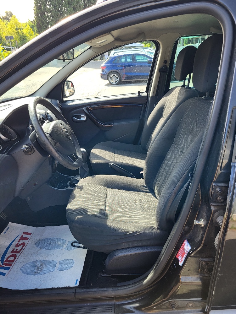 DACIA DUSTER 1.6 BENZINA 110cv 2WD – GANCIO TRAINO – OK NEOPATENTATI!!
