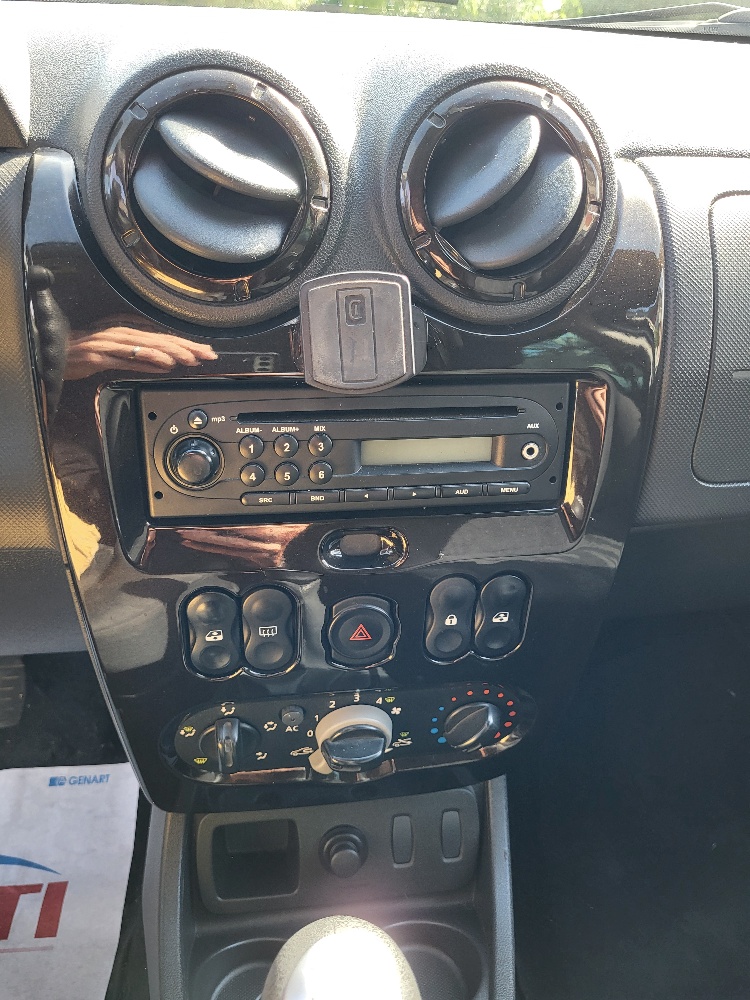 DACIA DUSTER 1.6 BENZINA 110cv 2WD – GANCIO TRAINO – OK NEOPATENTATI!!
