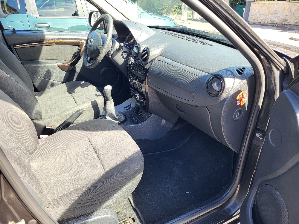 DACIA DUSTER 1.6 BENZINA 110cv 2WD – GANCIO TRAINO – OK NEOPATENTATI!!