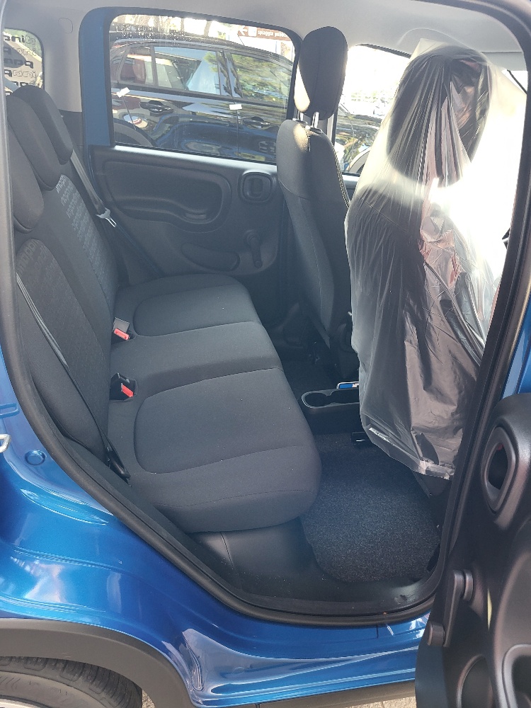 FIAT PANDINA CROSS 1.0 70cv HYBRID – KM0 2026