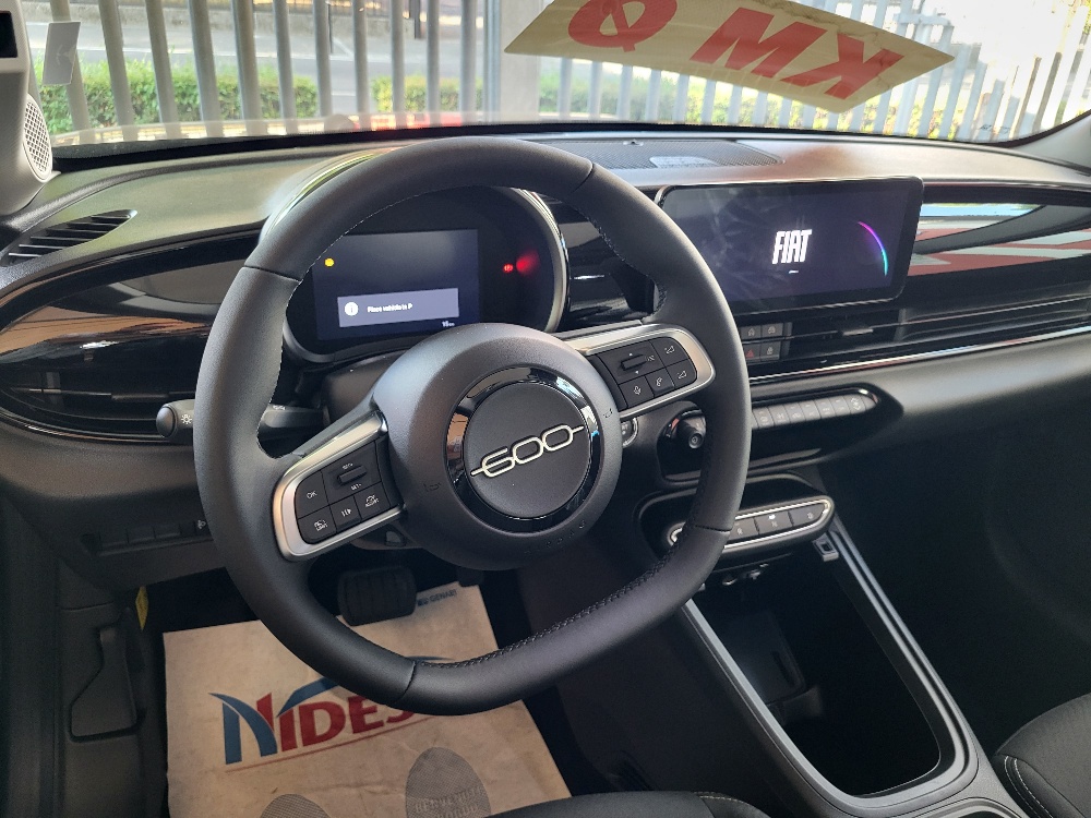 FIAT 600 1.2 HYBRID 110cv ICON – CAMBIO AUTOMATICO – KM0 2026