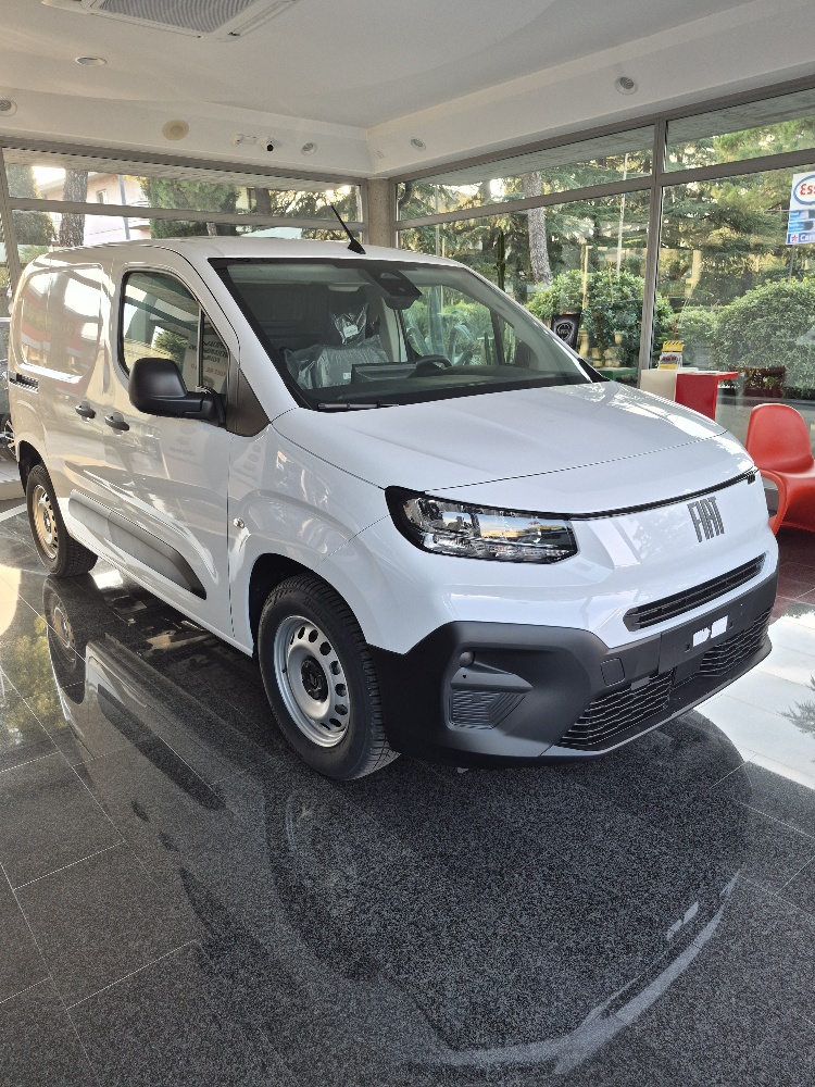 FIAT DOBLO’ CARGO 2 POSTI 1.5 BlueHdi 100cv – KM0 2026 – PACK WORKSITE