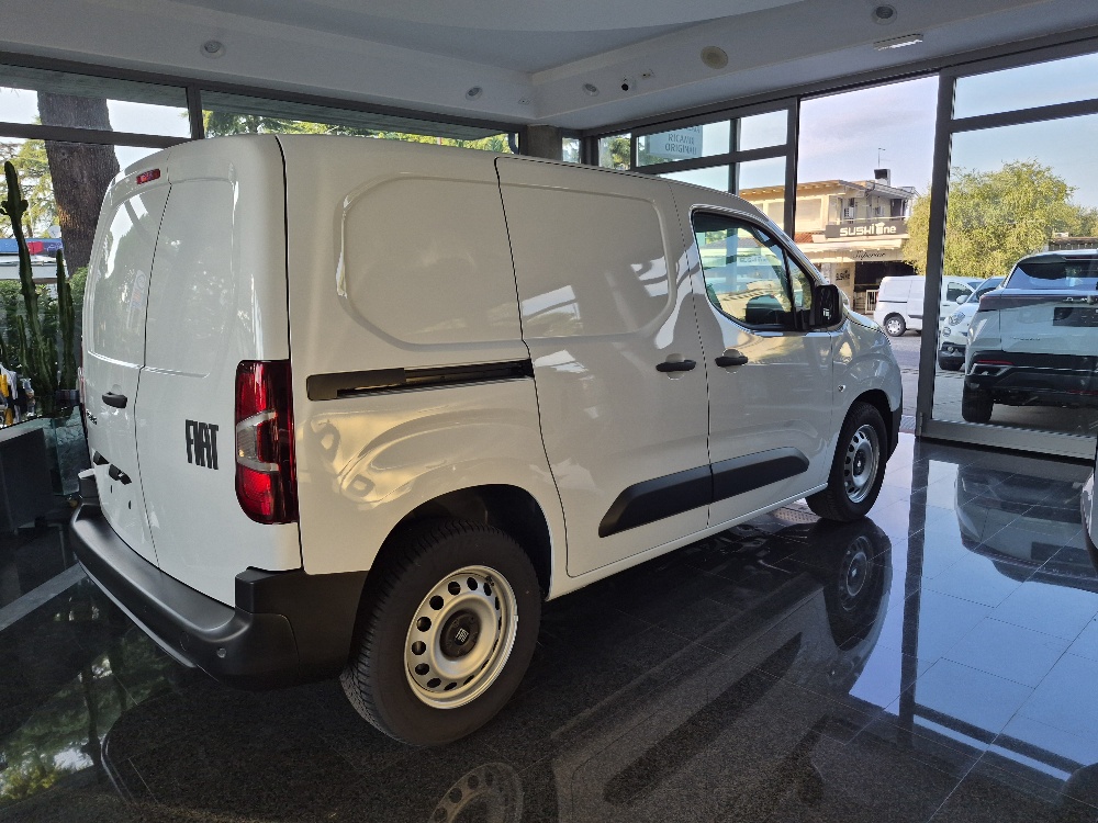 FIAT DOBLO’ CARGO 2 POSTI 1.5 BlueHdi 100cv – KM0 2026 – PACK WORKSITE