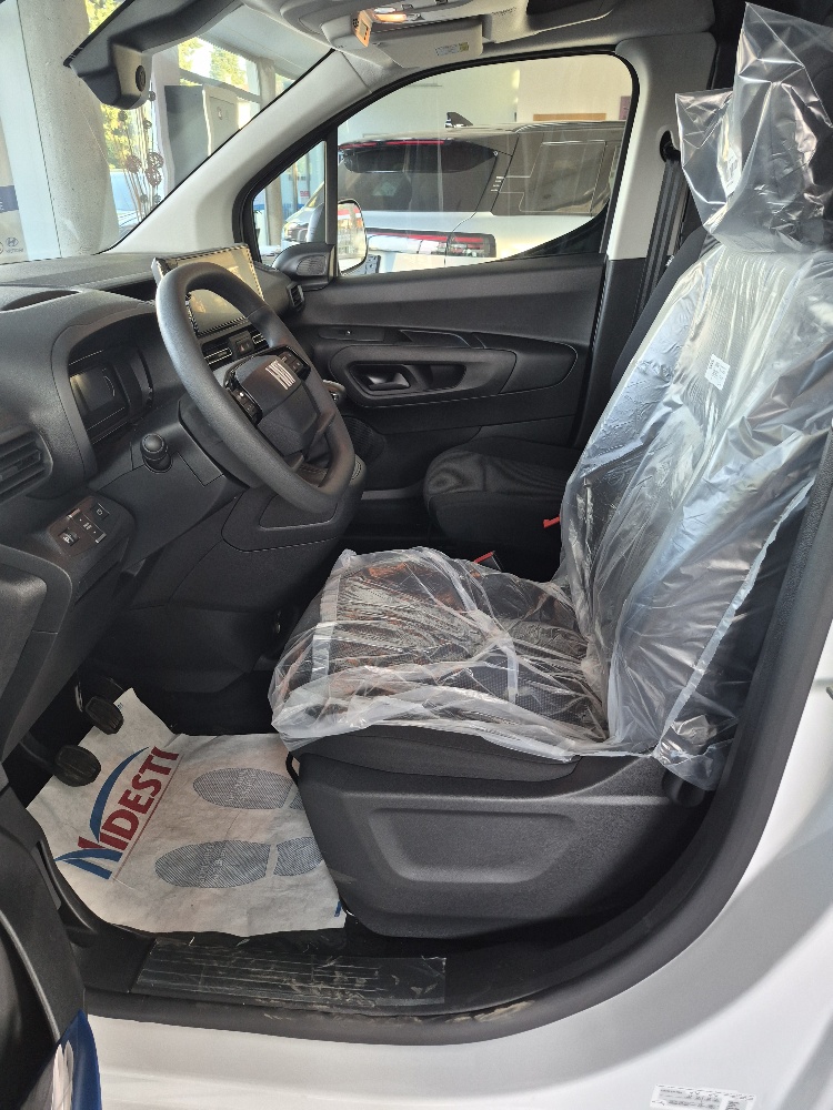FIAT DOBLO’ CARGO 2 POSTI 1.5 BlueHdi 100cv – KM0 2026 – PACK WORKSITE