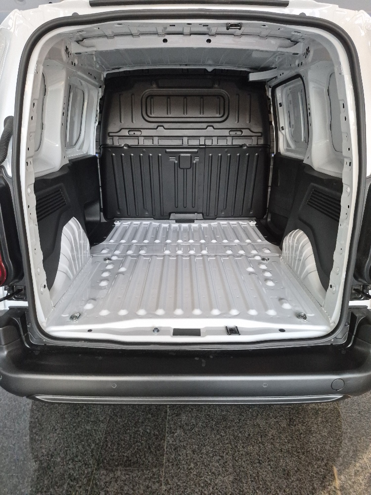 FIAT DOBLO’ CARGO 2 POSTI 1.5 BlueHdi 100cv – KM0 2026 – PACK WORKSITE