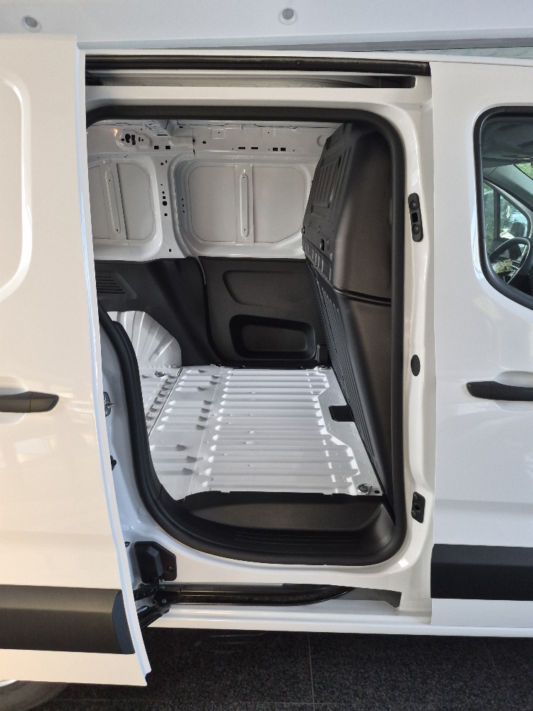FIAT DOBLO’ CARGO 2 POSTI 1.5 BlueHdi 100cv – KM0 2026 – PACK WORKSITE