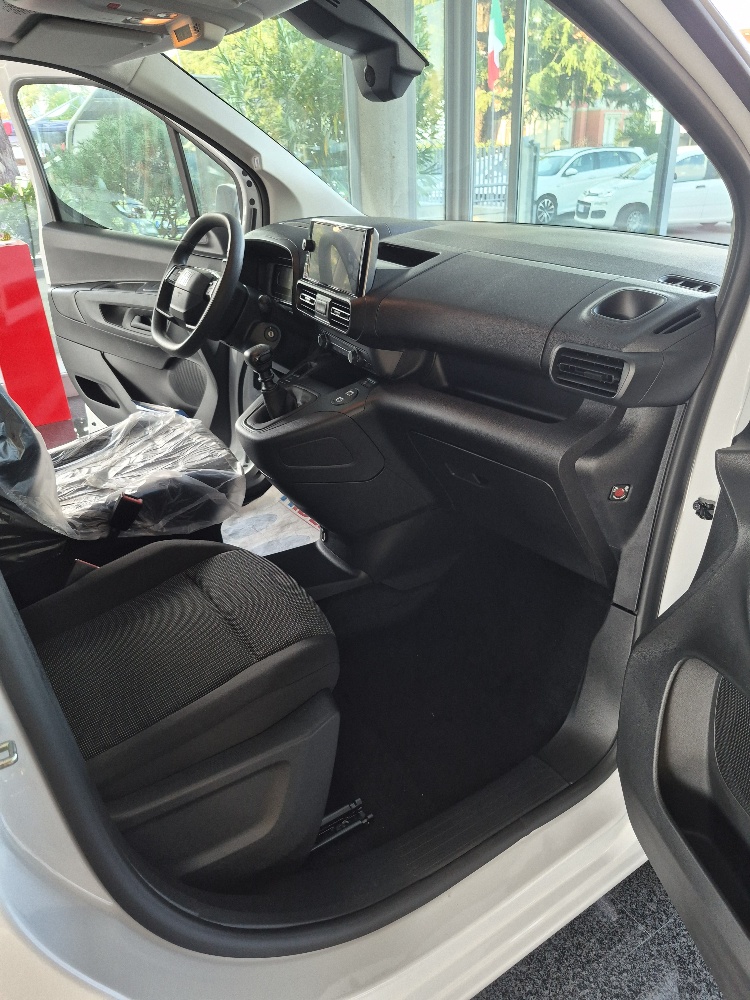 FIAT DOBLO’ CARGO 2 POSTI 1.5 BlueHdi 100cv – KM0 2026 – PACK WORKSITE