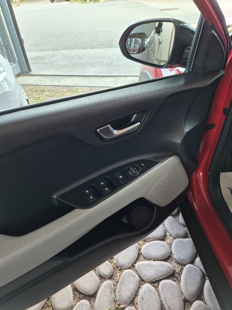 KIA STONIC 1.0 T-GDI 120cv STYLE CON ADAS PACK – OK NEOPATENTATI